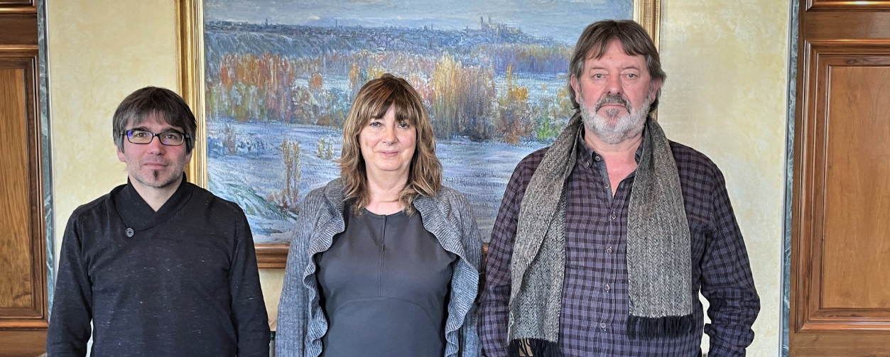 Albiste hontara sartu: Euskarabideak Jose Luis Erdozia hizkuntzalari etxarriarraren lanaren lagapena jaso du Nafarroako Euskararen Mediatekaren funtserako